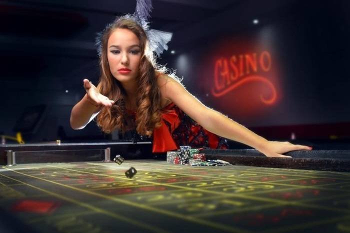 Gambaran perlindungan dan pemanfaatan data digital secara aman di lingkungan hiburan daring